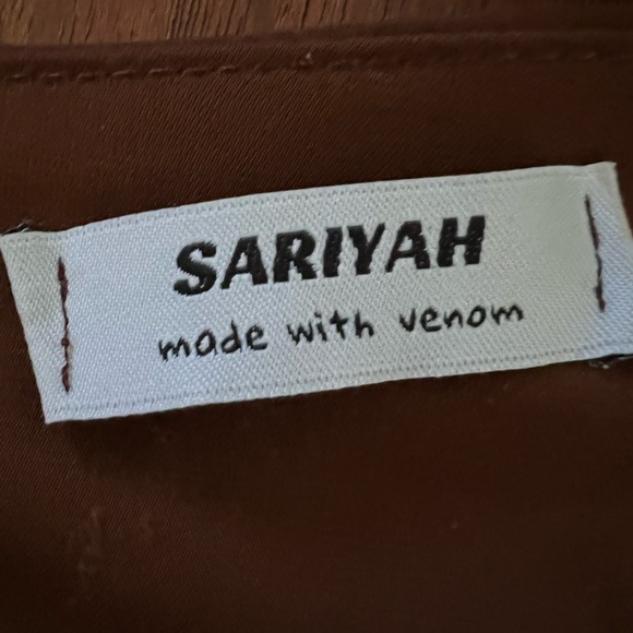 Cropped Puff sleeve top (worn twice) - Picture 6 of 6